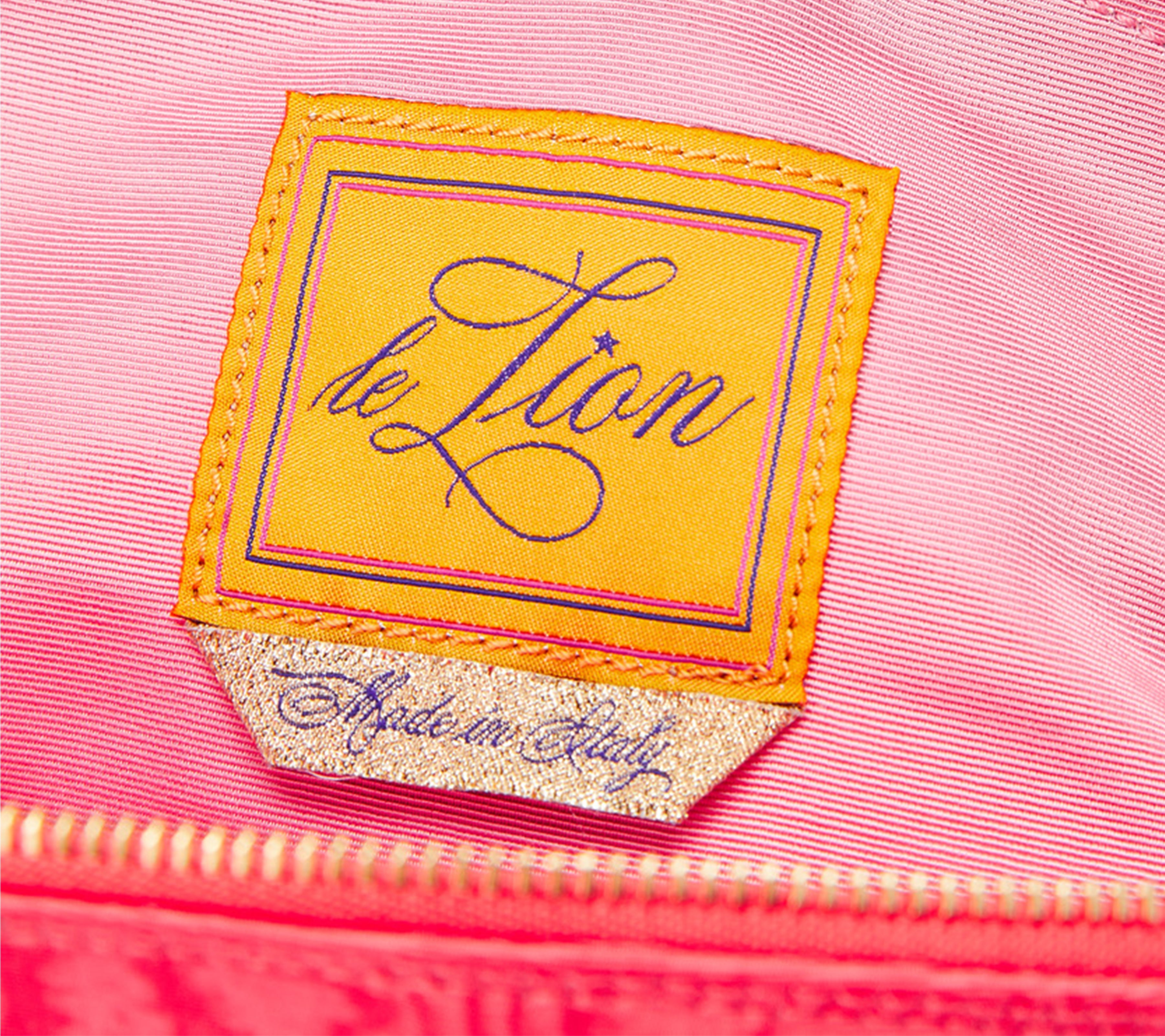 Moir Le Pouch Le Lion